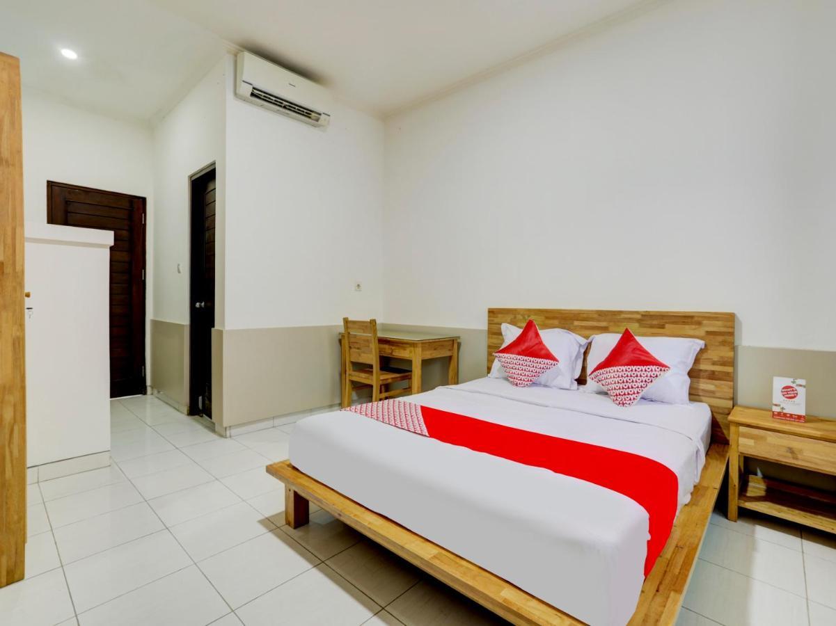Oyo Flagship 90754 Alamanda Guesthouse Denpasar Exterior foto