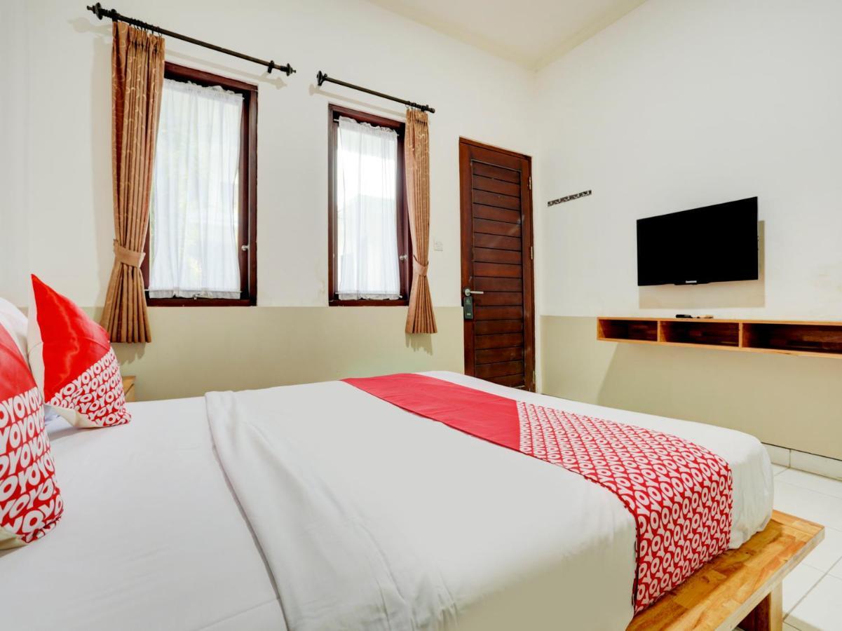 Oyo Flagship 90754 Alamanda Guesthouse Denpasar Exterior foto