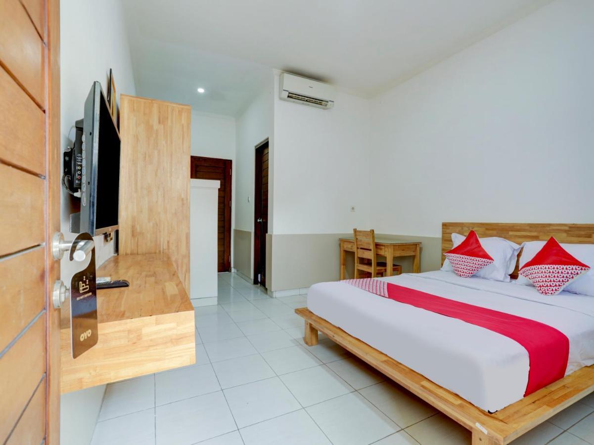 Oyo Flagship 90754 Alamanda Guesthouse Denpasar Exterior foto